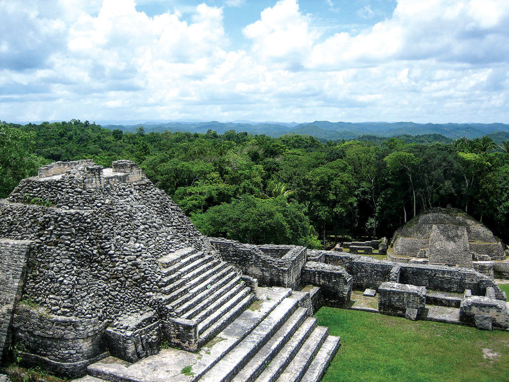 Ancient Maya power brokers lived in neighborhoods, not just palaces